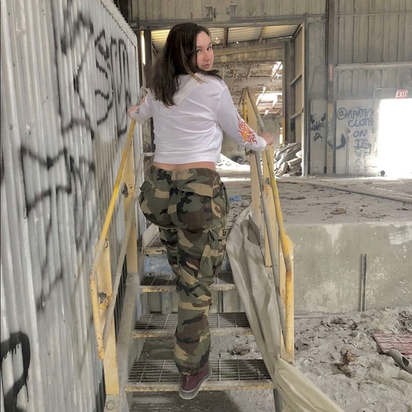 See anything you like? Make an offer! - Picture 5 of 7